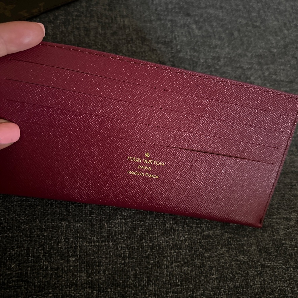 Brown and burgundy crossbody purse - Picture 6 of 13